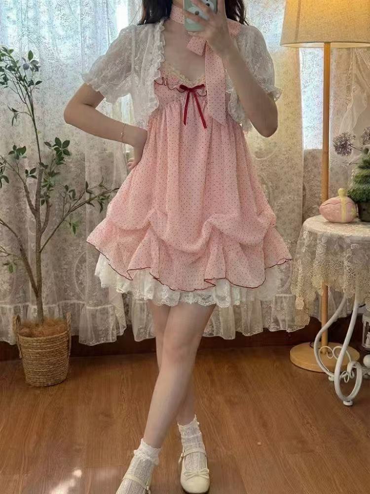طقم نسائي ياباني أنيق وجذاب من - مراجعة Ruched Dress Mini وسعره