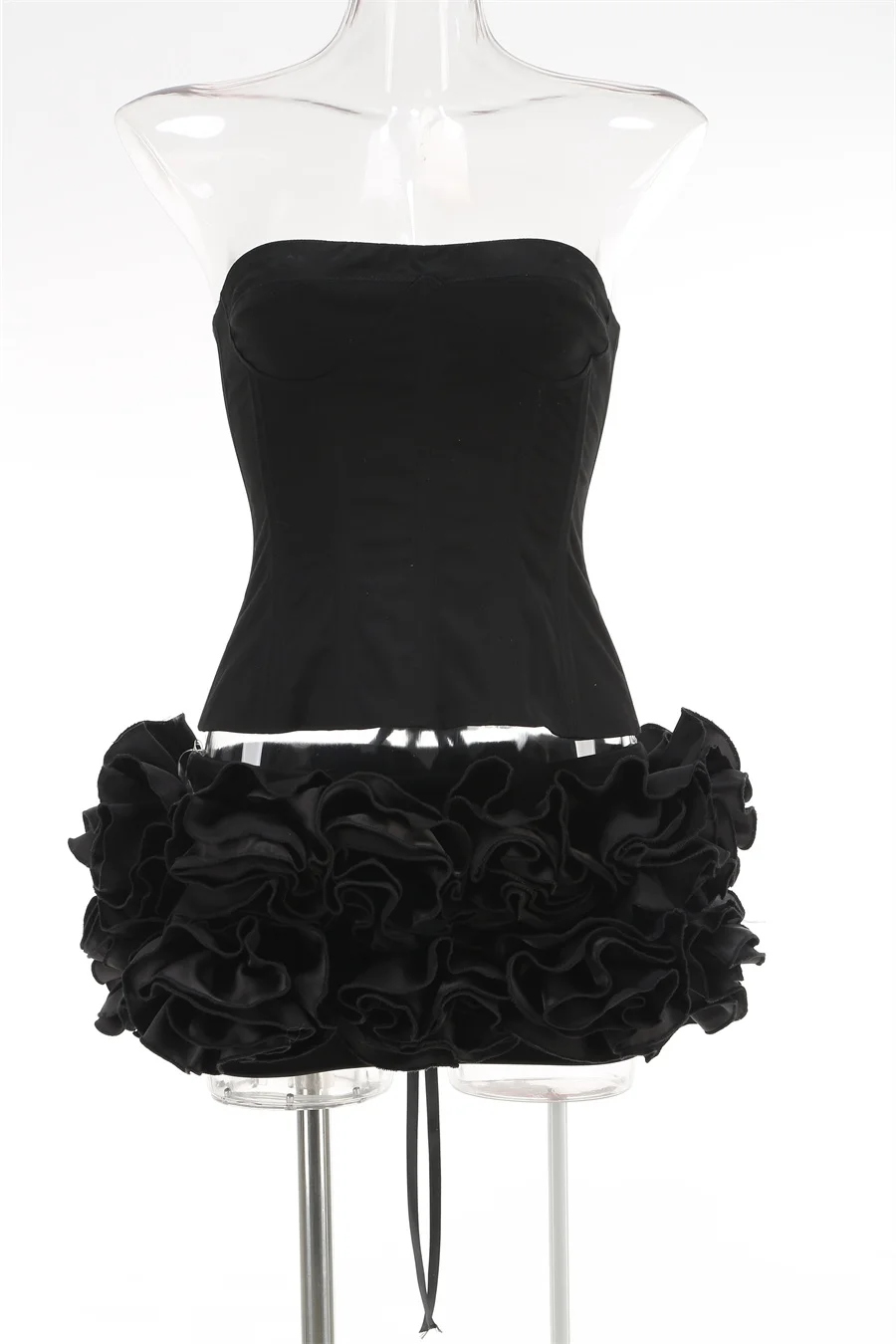 VC فستان عيد الميلاد بدون حمال - مراجعة Ruched Dress Mini وسعره