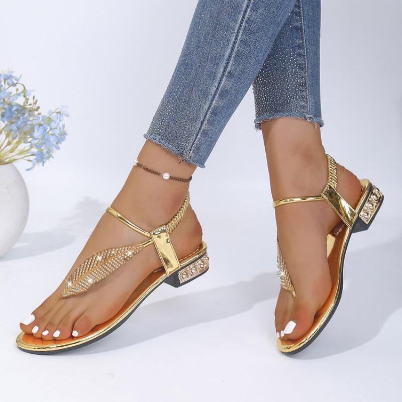 صنادل نسائية جديدة لعام 2026 م - مراجعة Women'S Fashion Designer Clothes وسعره