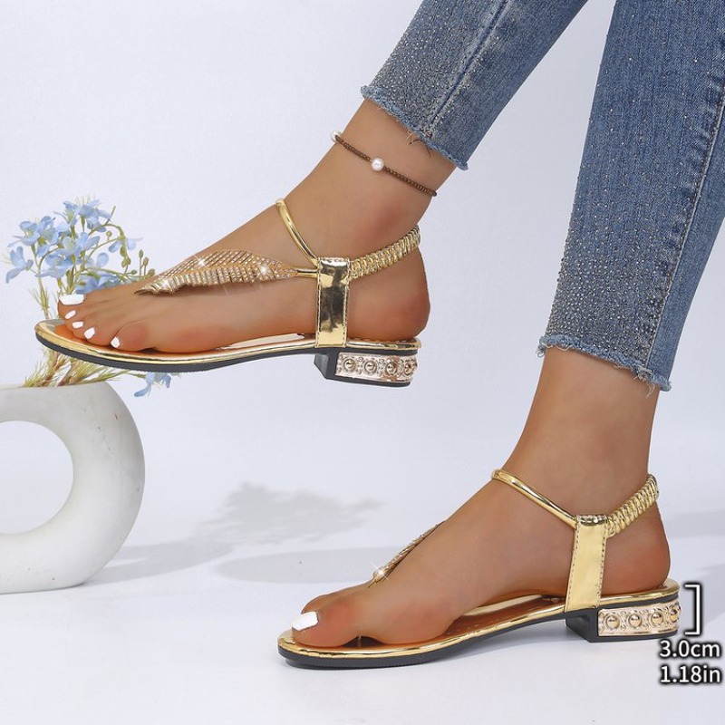صنادل نسائية جديدة لعام 2026 م - مراجعة Women'S Fashion Designer Clothes وسعره